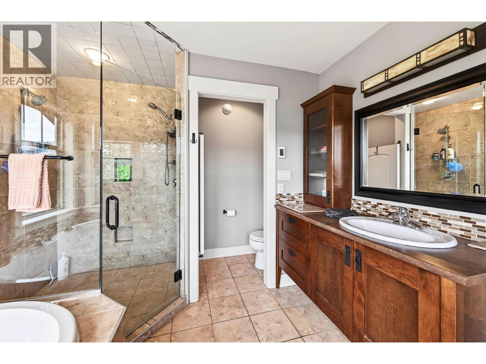 1990 KECHIKA STREET - 39