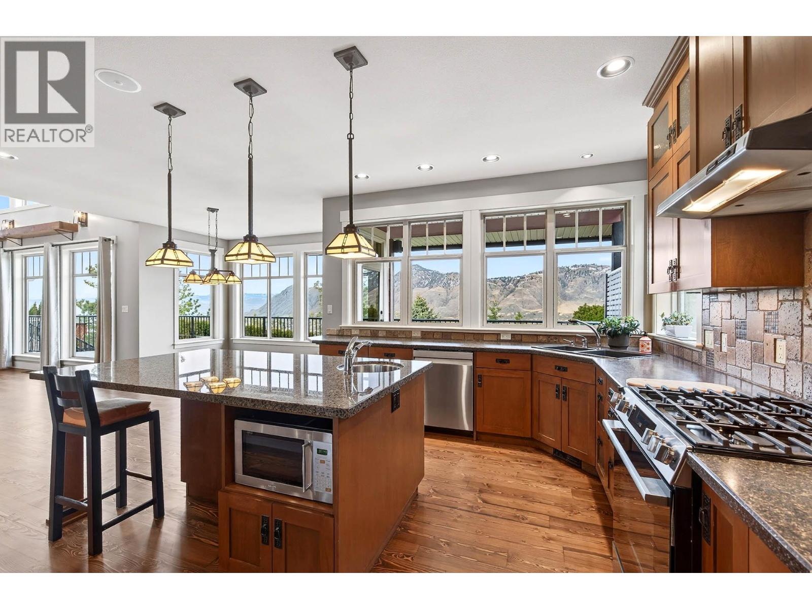 1990 KECHIKA STREET - 16