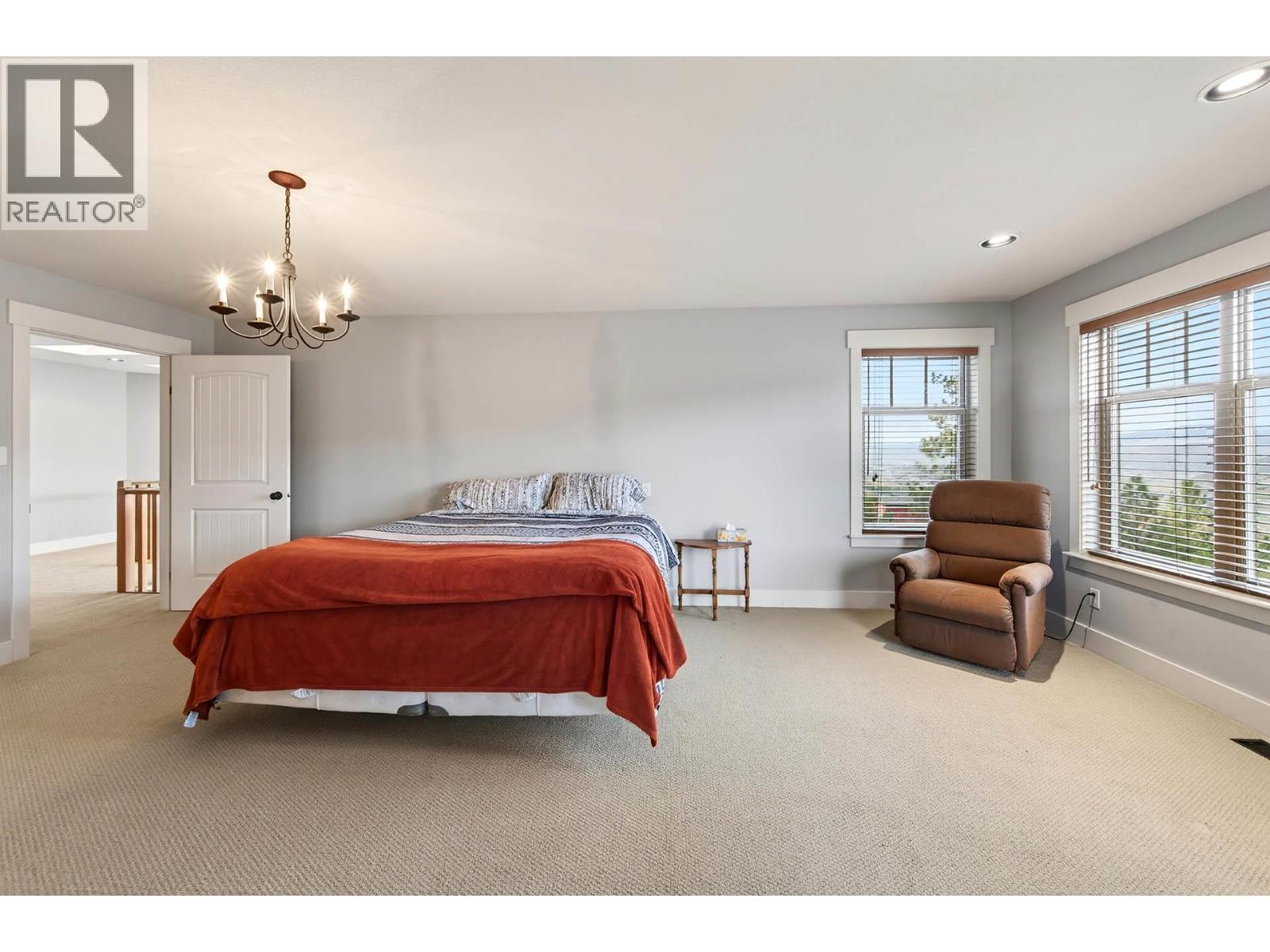 1990 KECHIKA STREET - 36