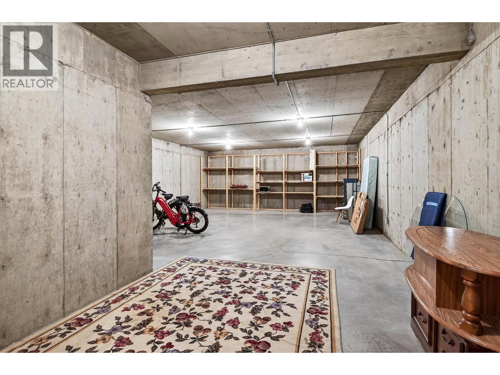 1990 KECHIKA STREET - 60