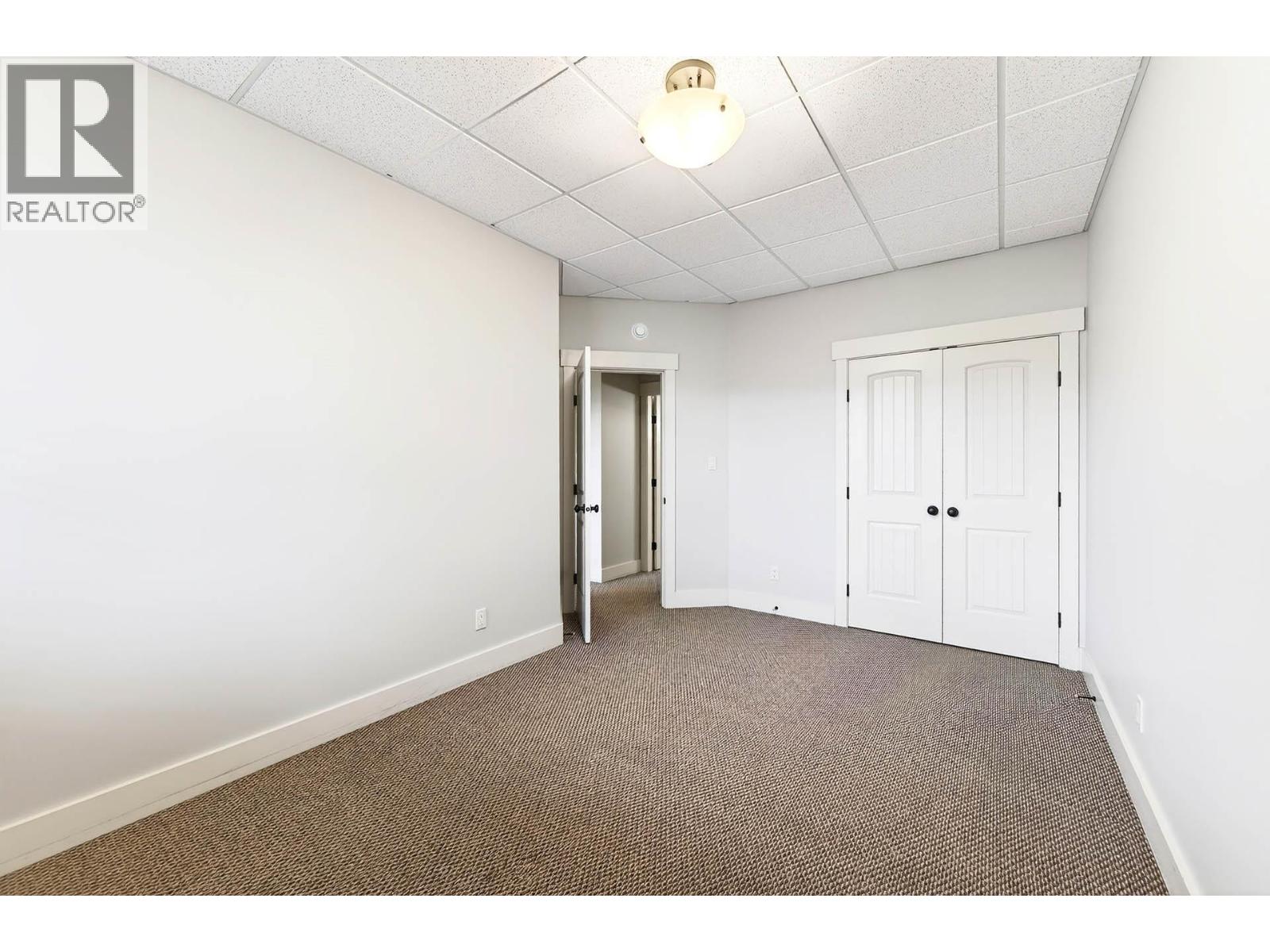 1990 KECHIKA STREET - 56