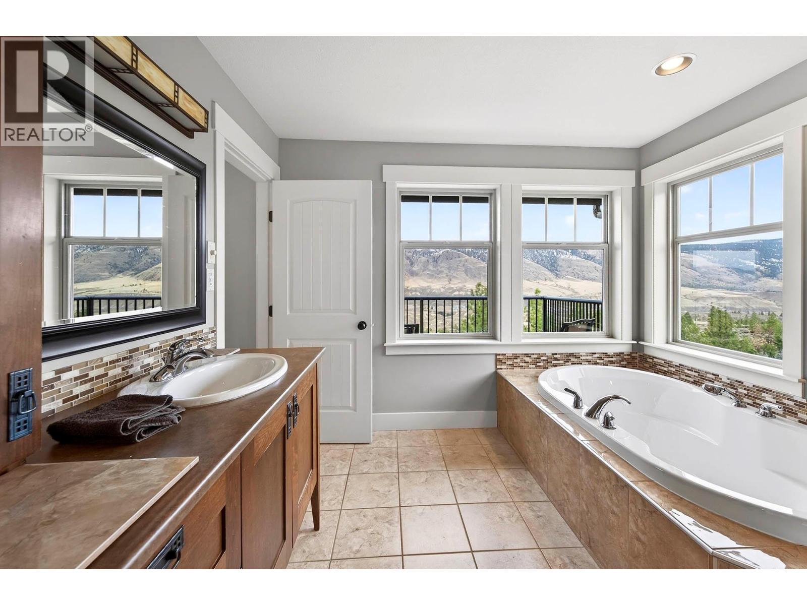 1990 KECHIKA STREET - 38