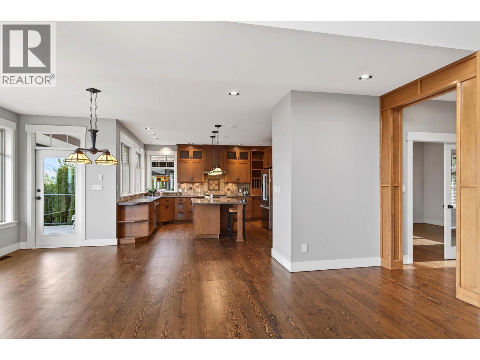 1990 KECHIKA STREET - 22