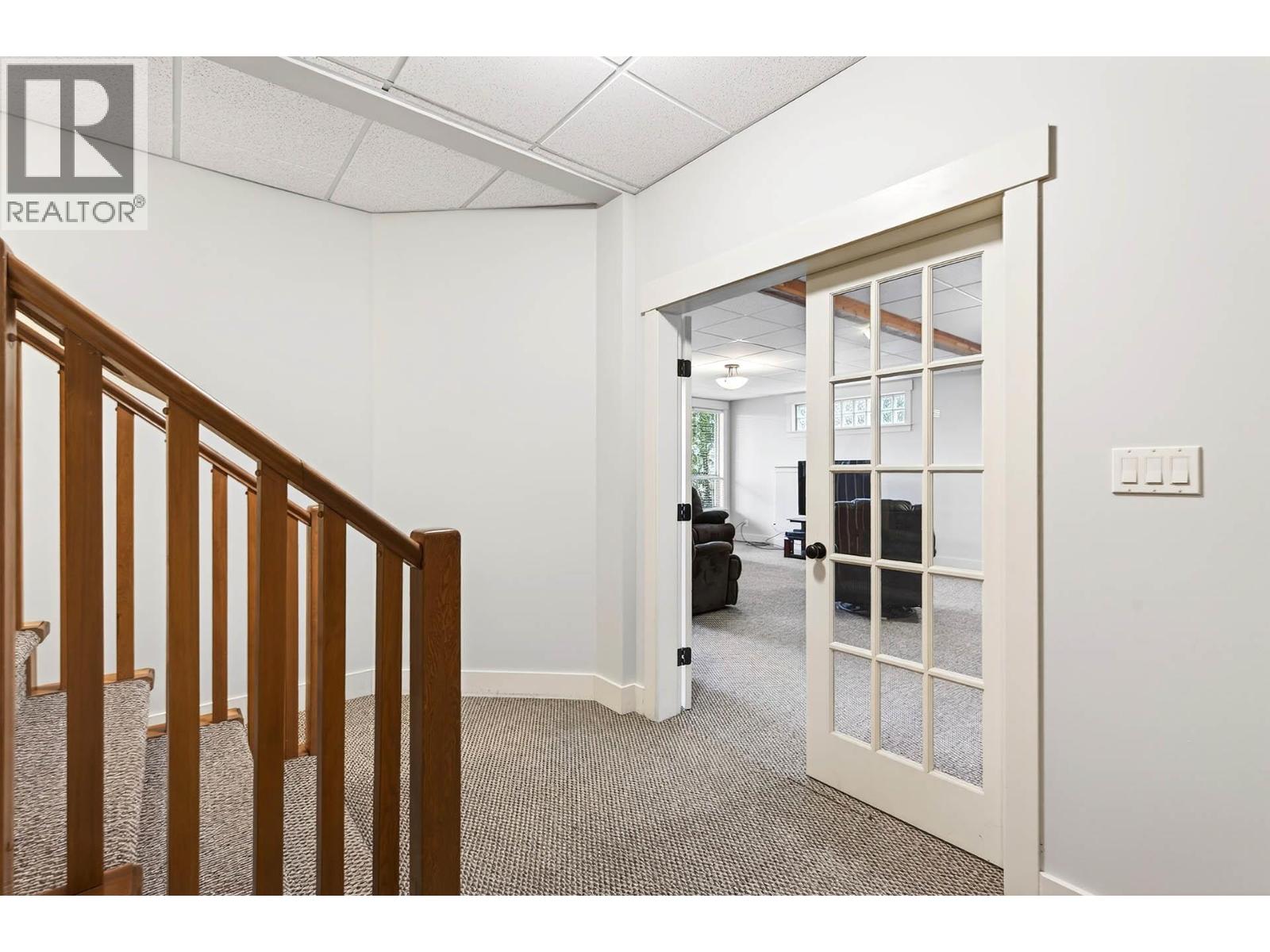 1990 KECHIKA STREET - 50