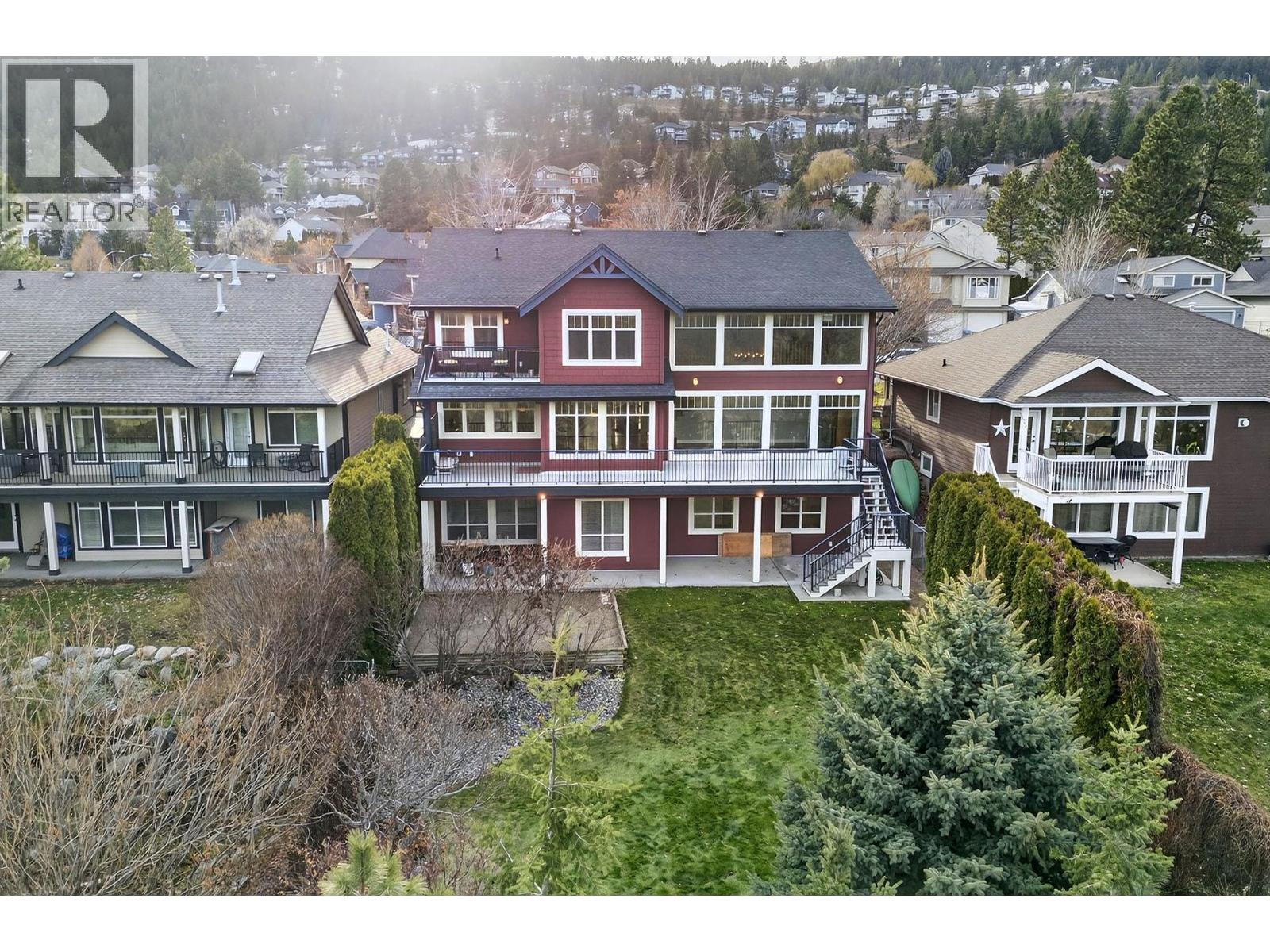 1990 KECHIKA STREET - 92