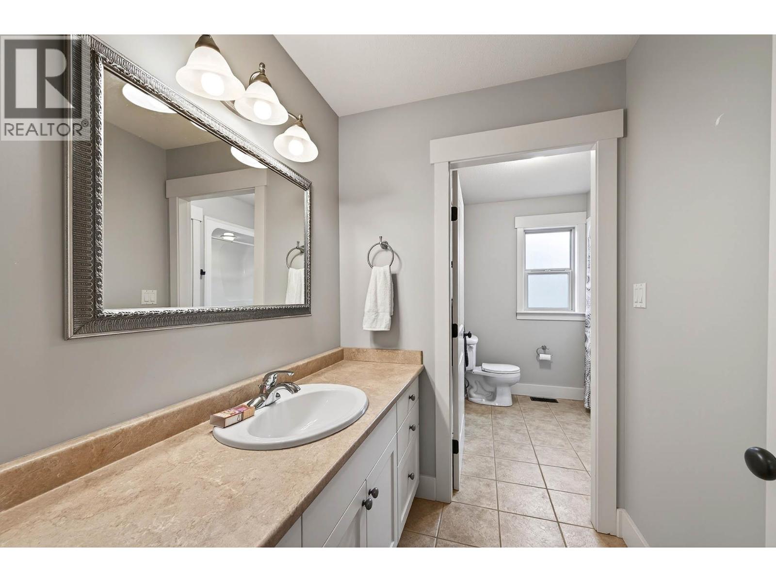 1990 KECHIKA STREET - 47