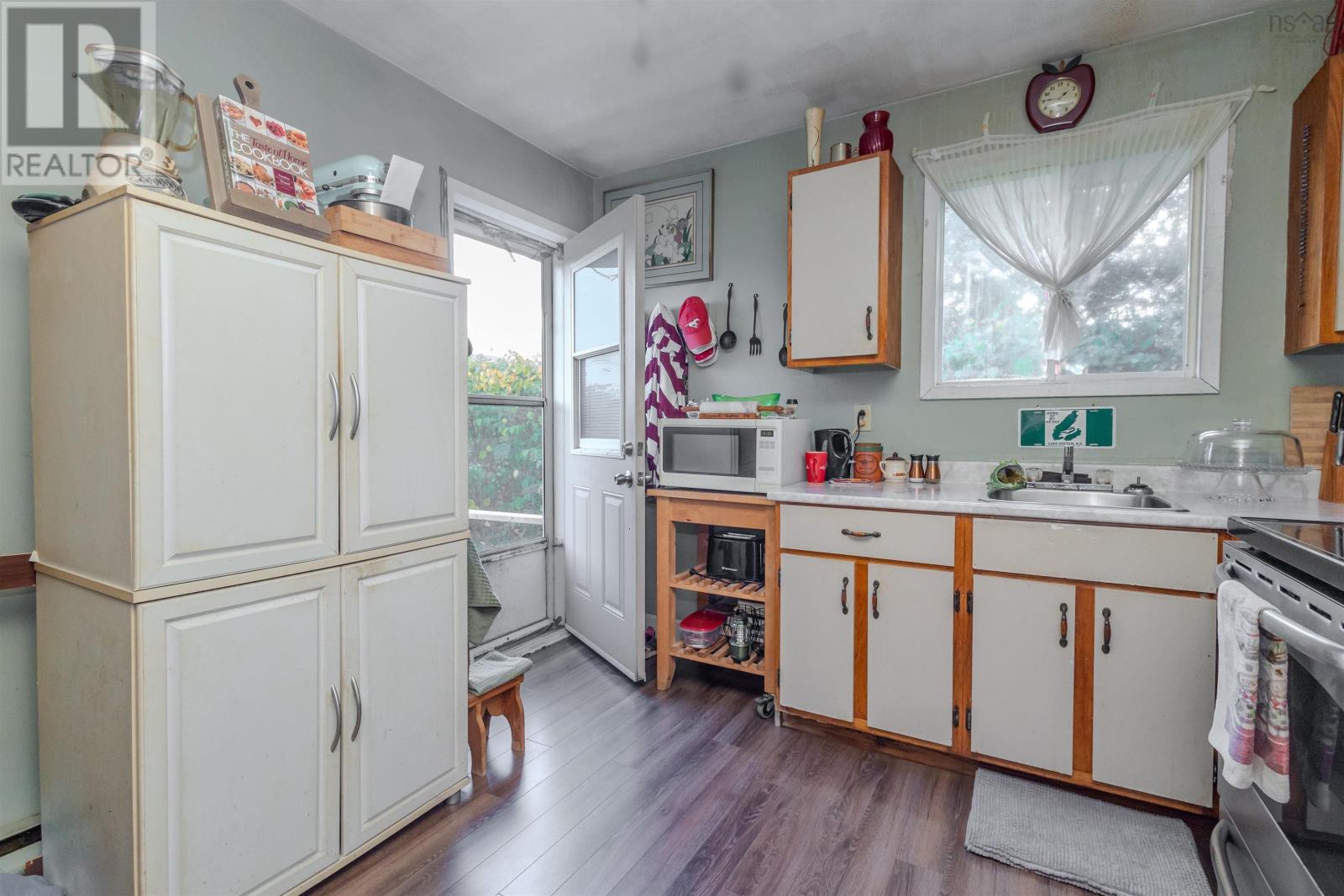 Property 20 of 23 of 19 Holland Street