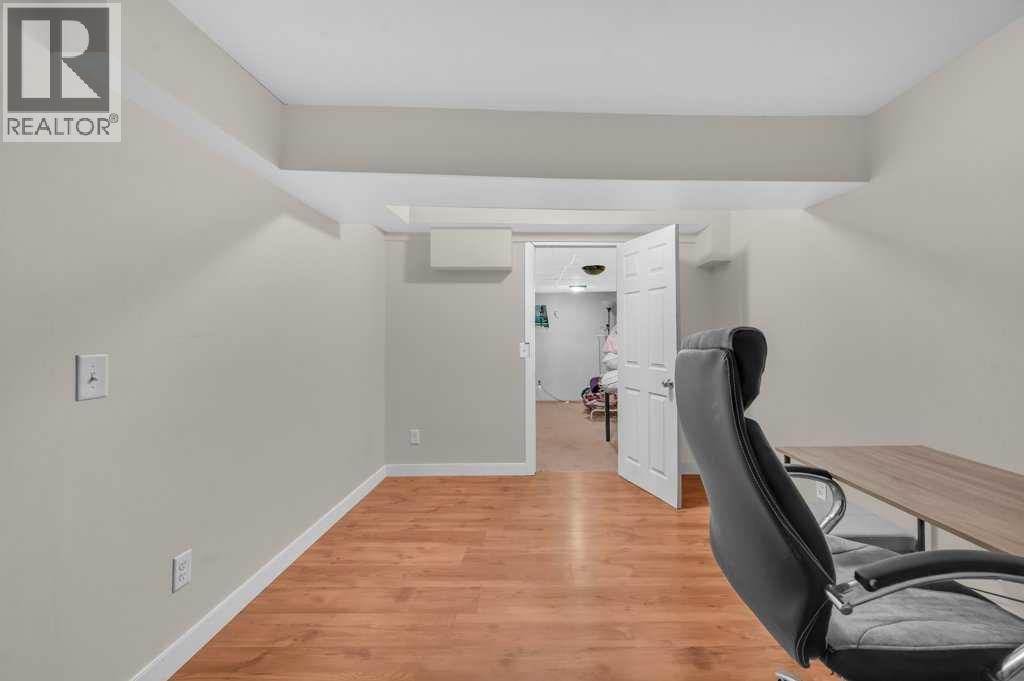 Single Family House 4 Level for Sale in  Castledale Crescent NE Castleridge Calgary 