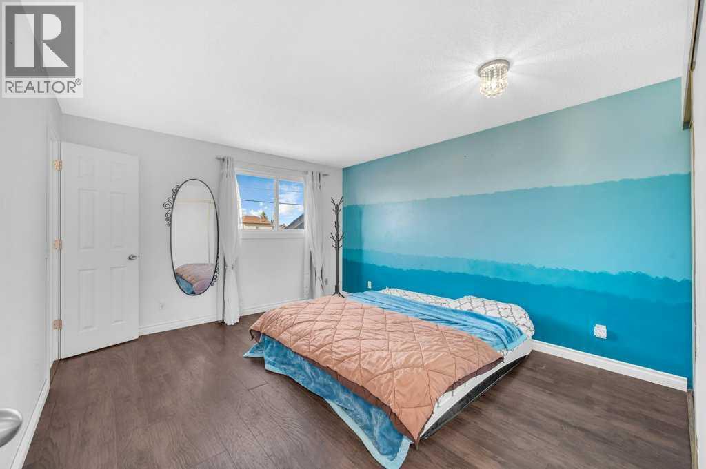 Single Family House 4 Level for Sale in  Castledale Crescent NE Castleridge Calgary 