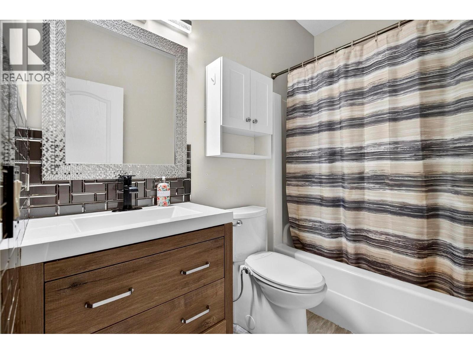 1 1450 Rose Meadow Drive, West Kelowna