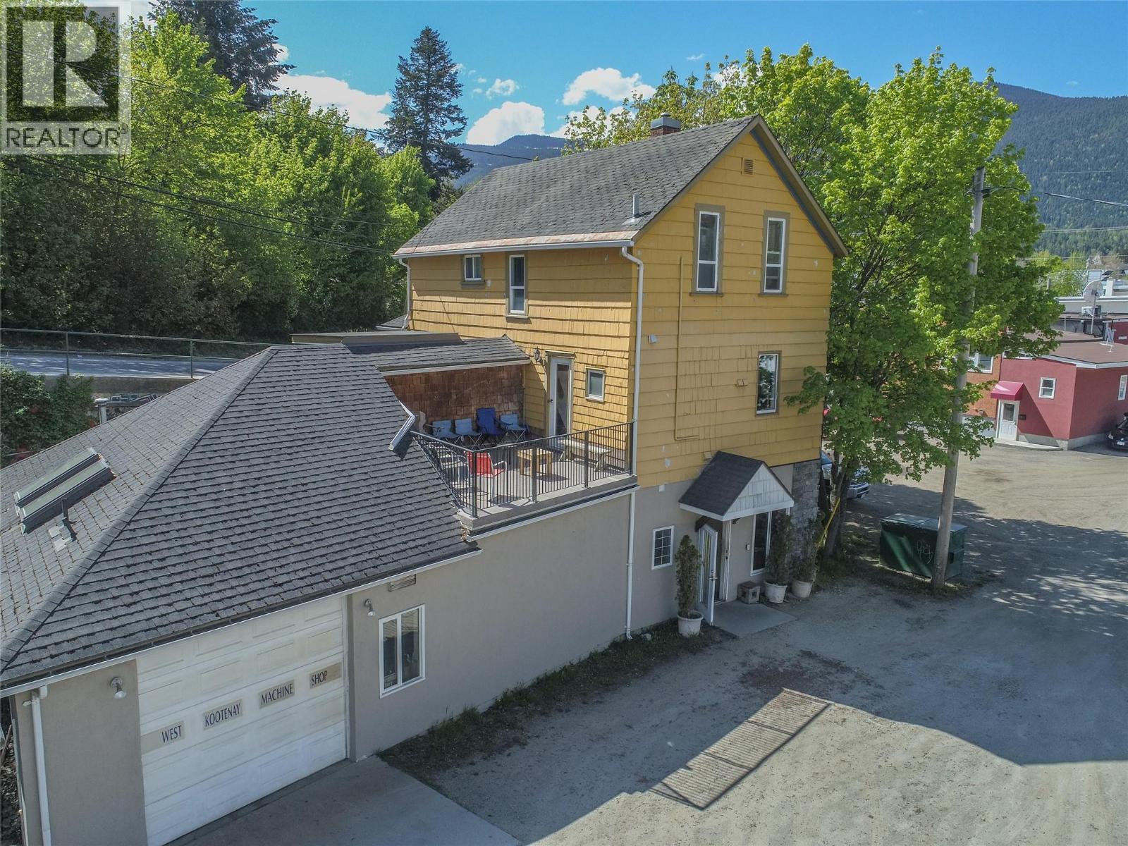 915 Front Street - 19