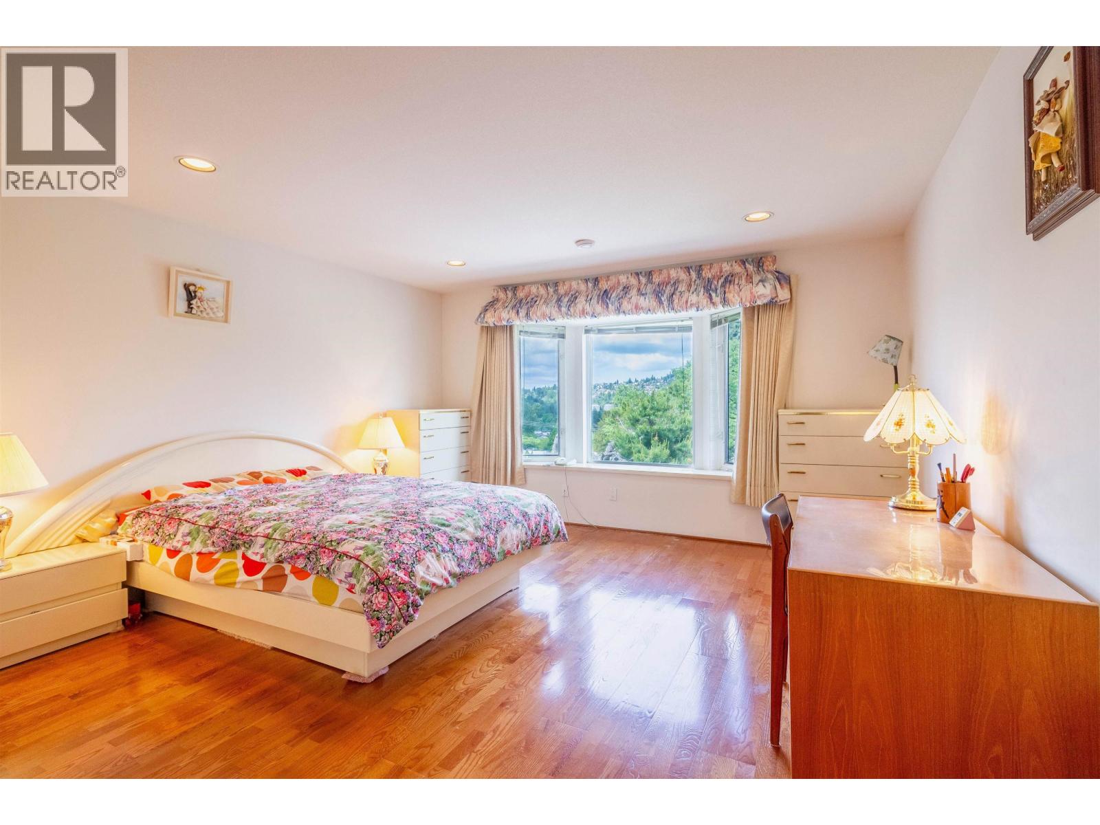 7286 BARNET ROAD, Burnaby