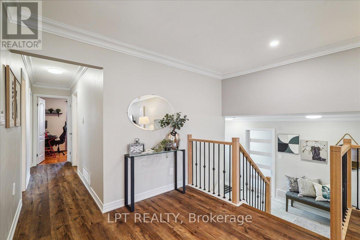 26 WRIGHT CRESCENT - 21