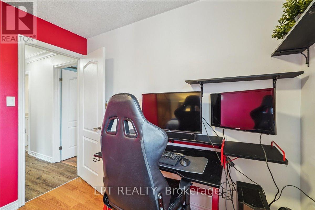 26 WRIGHT CRESCENT - 26