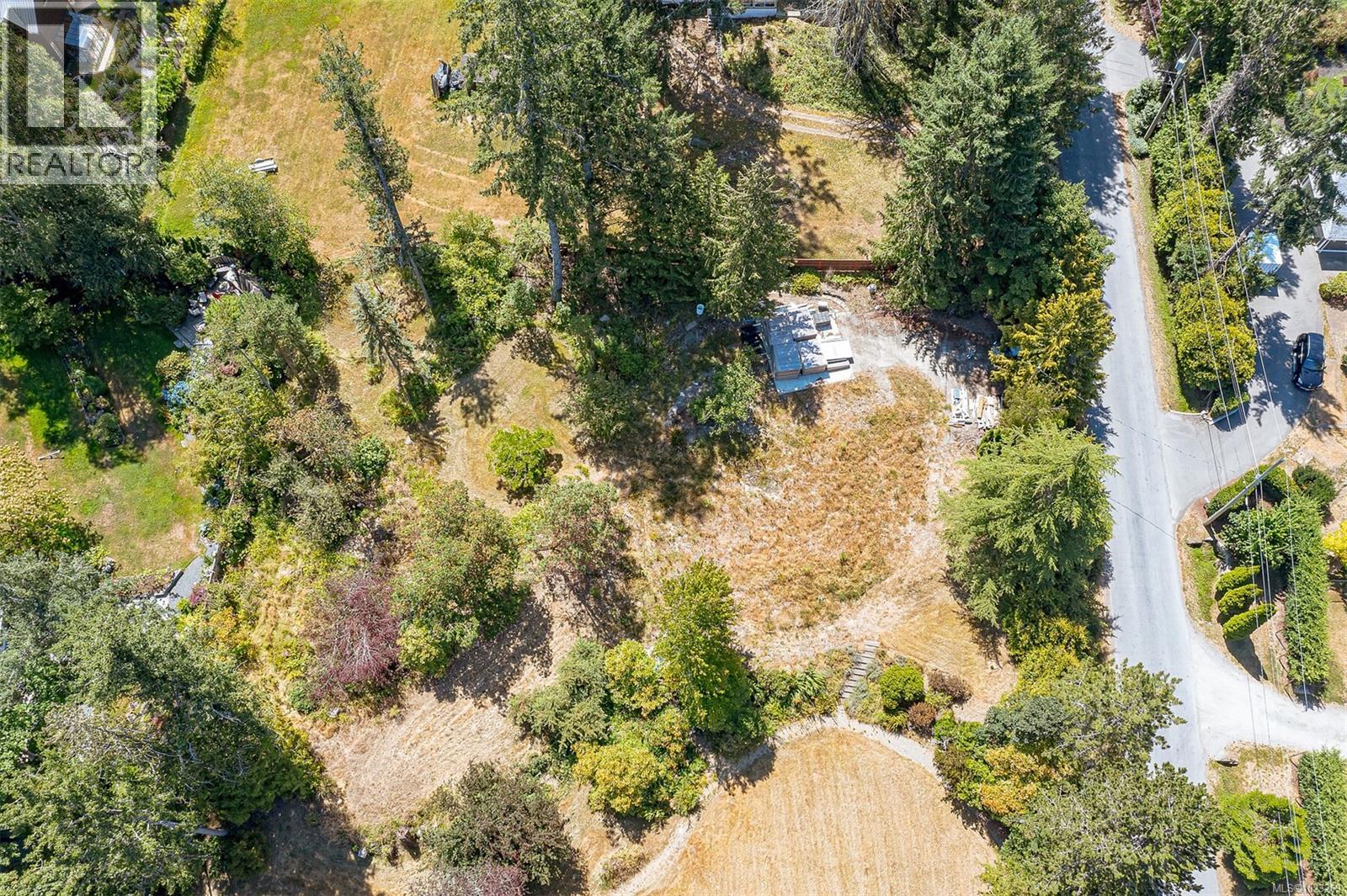  10915 Deep Cove Road, North Saanich