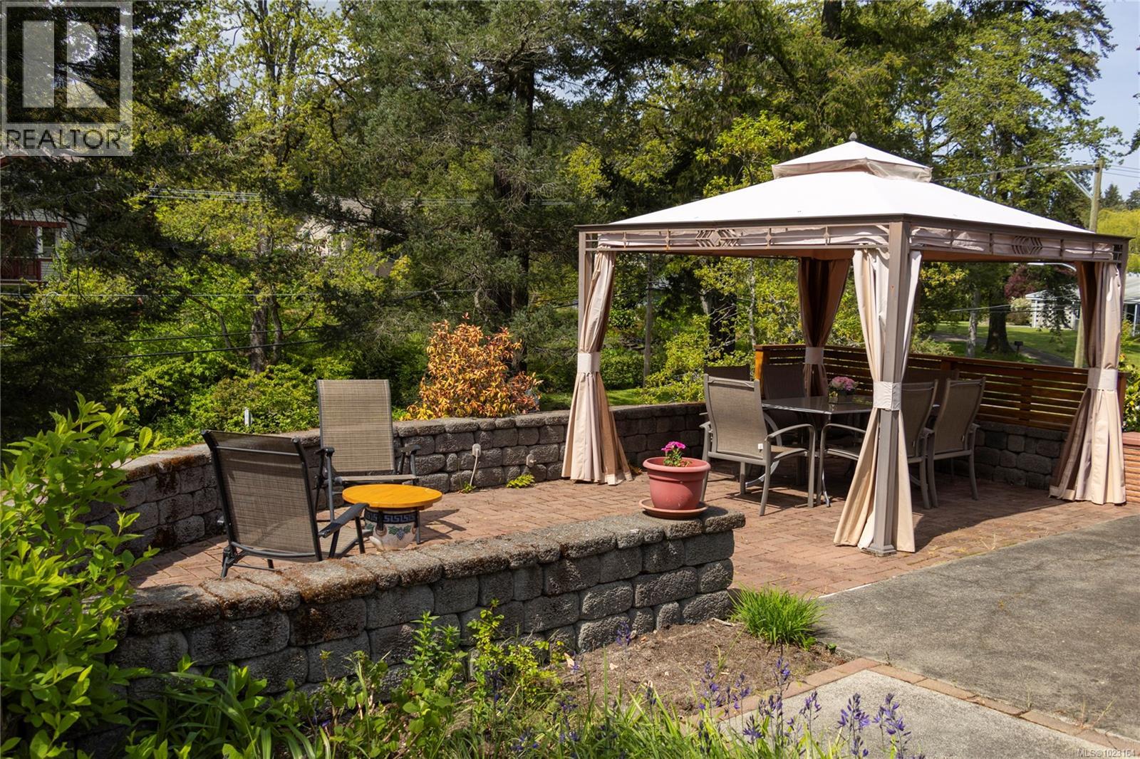  3815 Wilkinson Road, Saanich