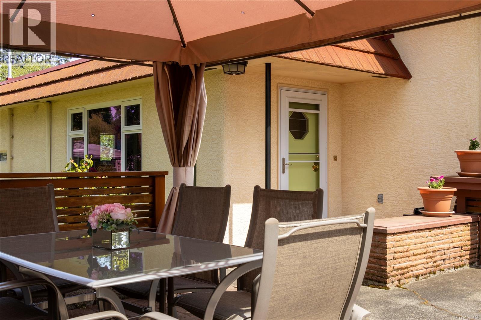  3815 Wilkinson Road, Saanich