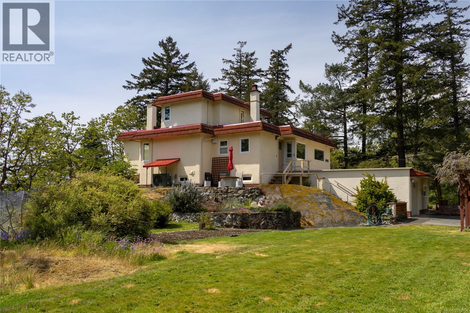  3815 Wilkinson Road, Saanich