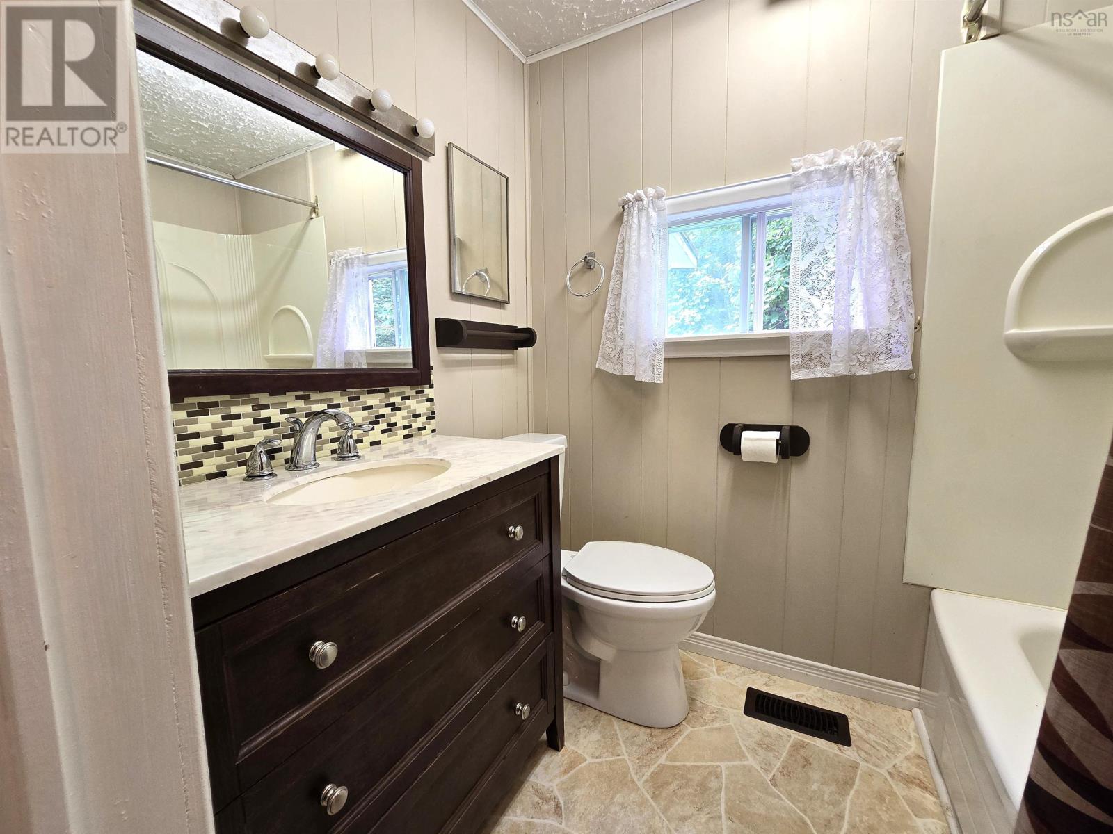 Property 27 of 40 of 1815 East Dalhousie Road