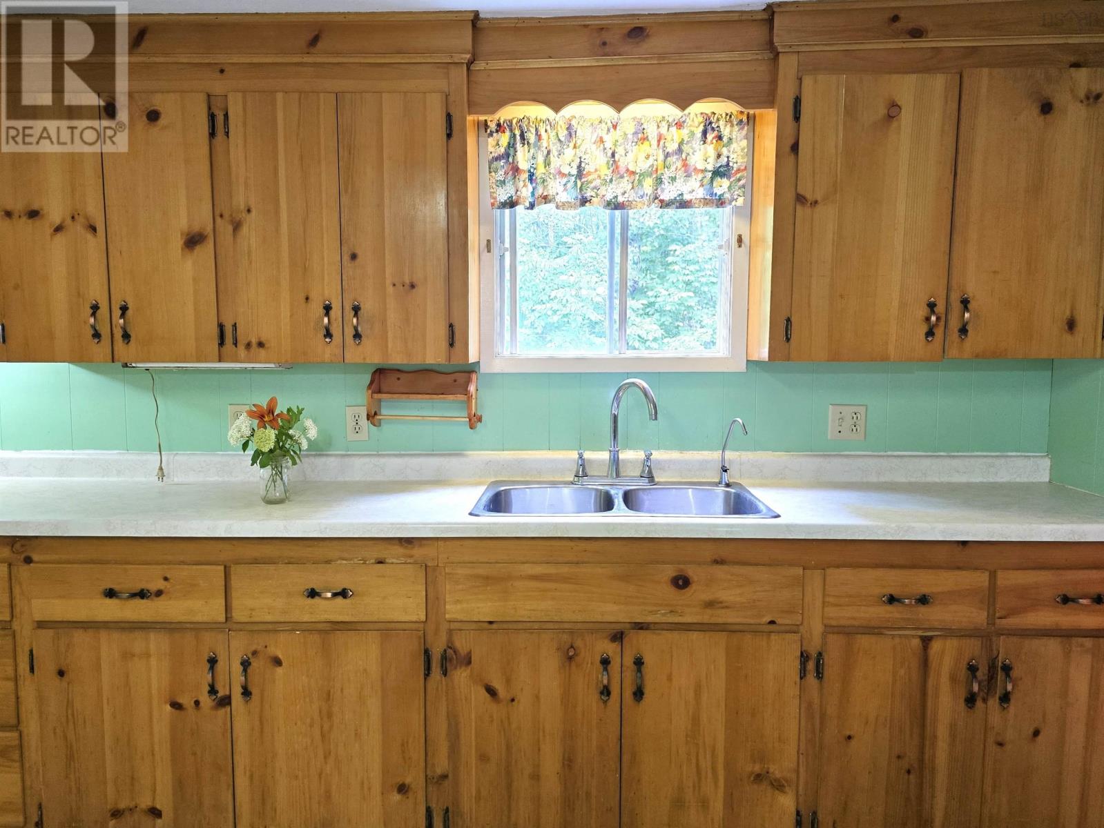 Property 7 of 40 of 1815 East Dalhousie Road