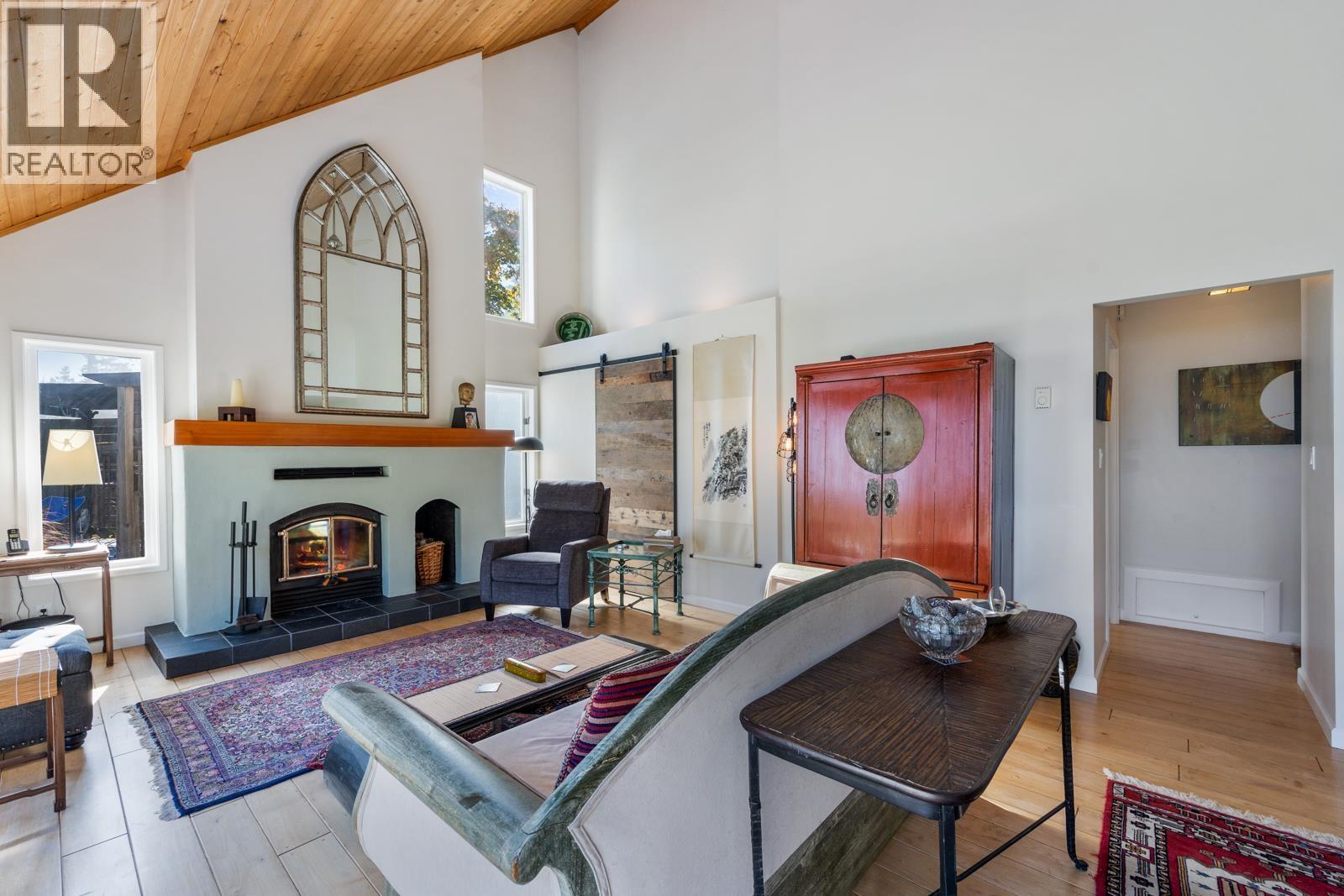 1901 EAST ROAD, Other Islands