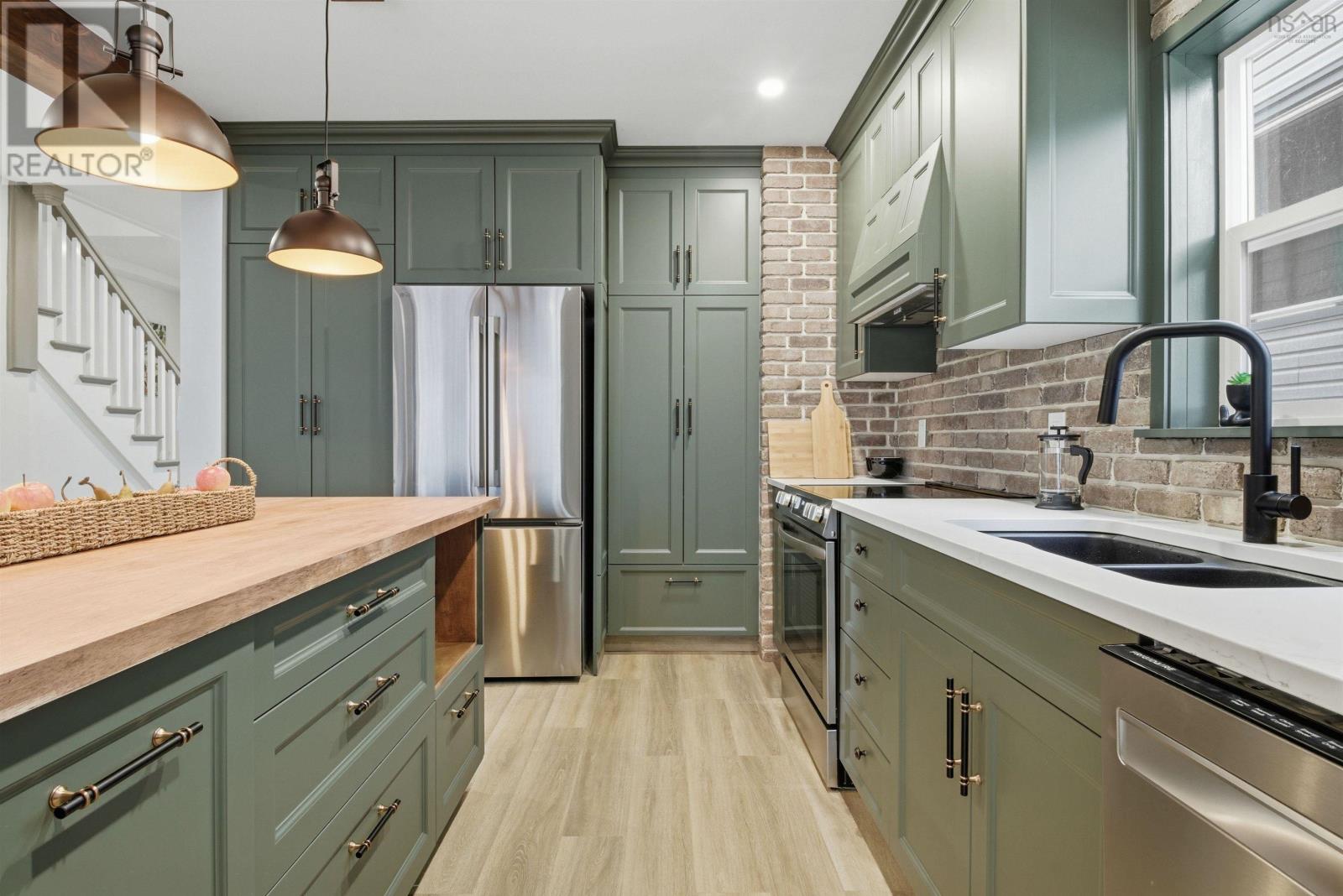 Property 17 of 40 of 5551 Sullivan Street