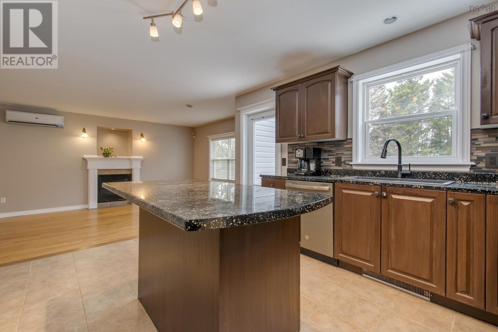 Property 14 of 50 of 192 Gleneagles Drive