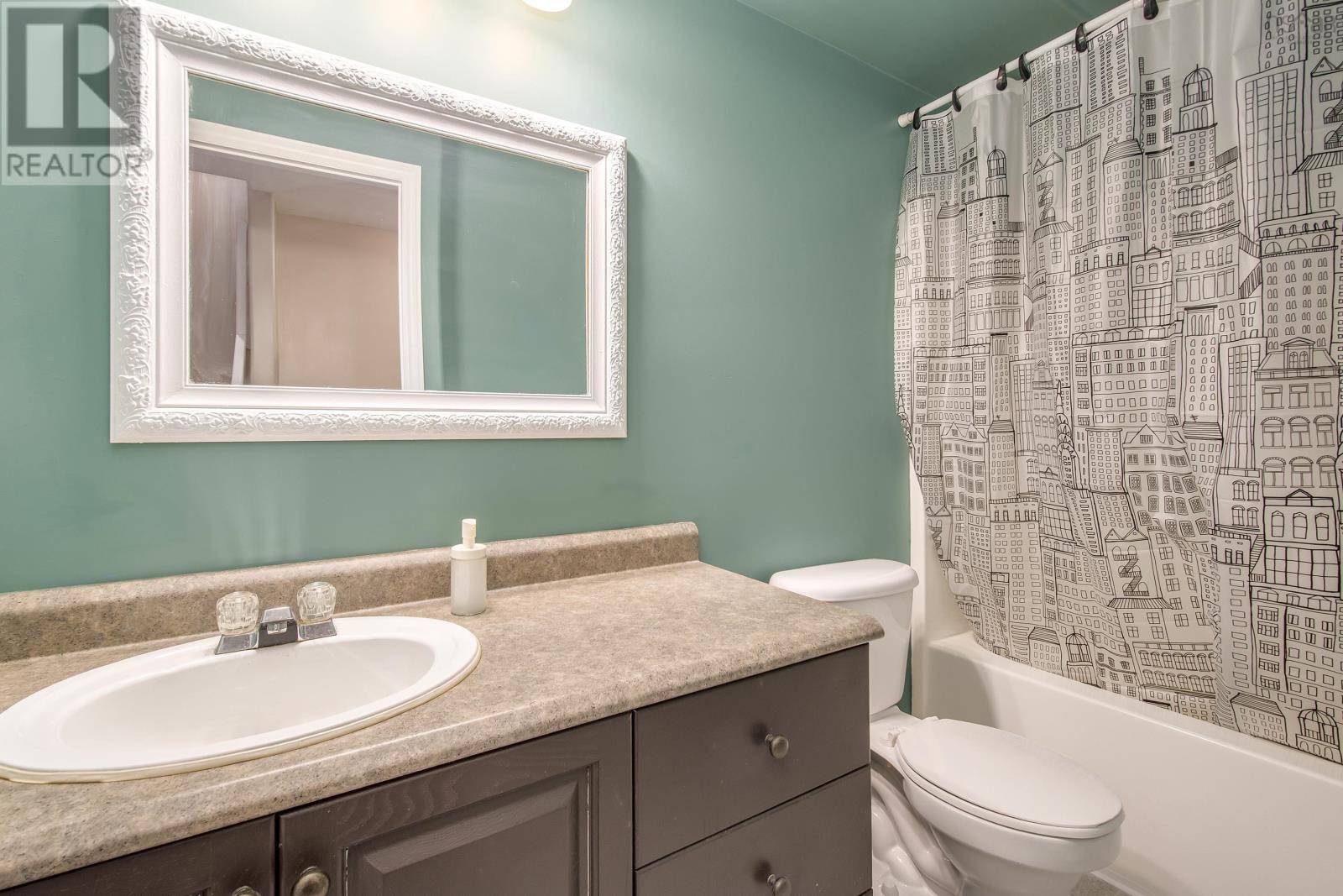 Property 30 of 50 of 192 Gleneagles Drive