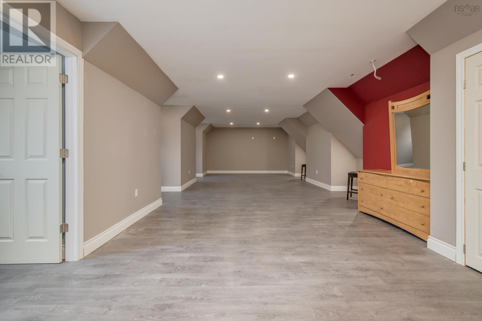 Property 35 of 50 of 192 Gleneagles Drive