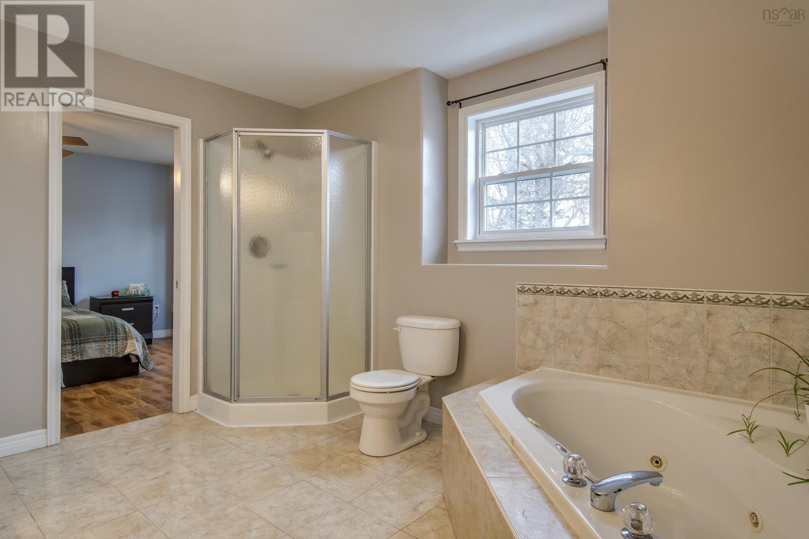 Property 21 of 50 of 192 Gleneagles Drive