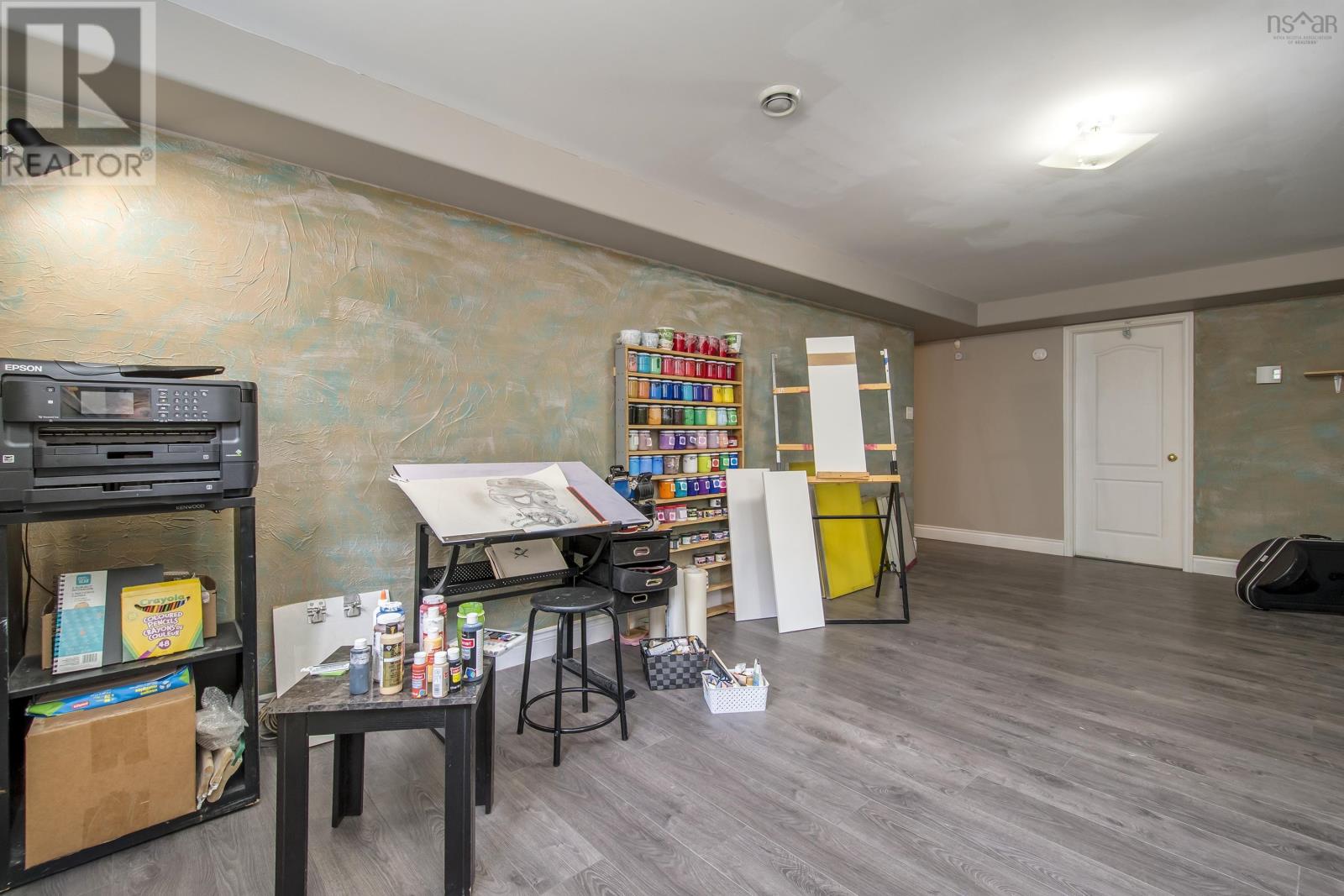 Property 32 of 50 of 192 Gleneagles Drive