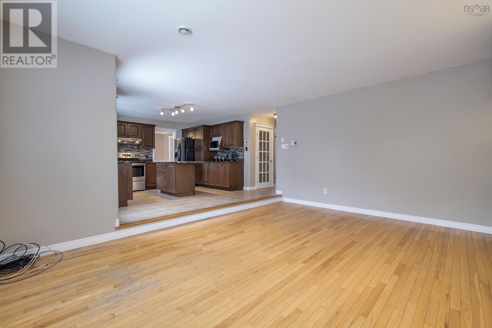 Property 13 of 50 of 192 Gleneagles Drive