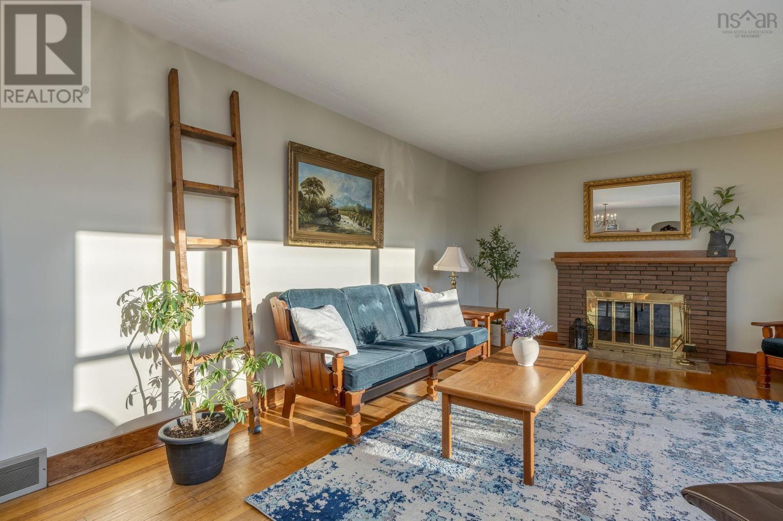 Property 4 of 37 of 31 Booth Street