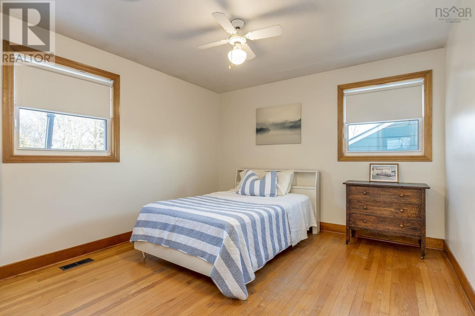 Property 17 of 37 of 31 Booth Street