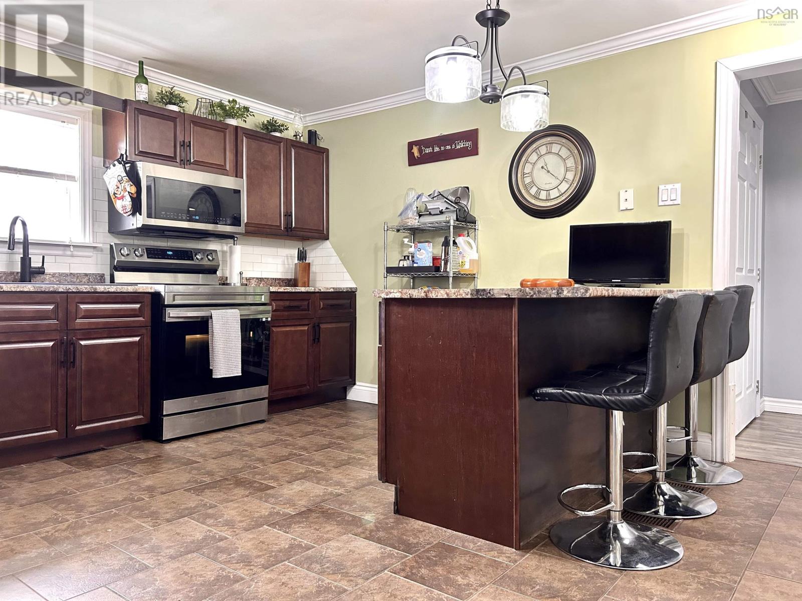 Property 10 of 48 of 60 Cowan Street