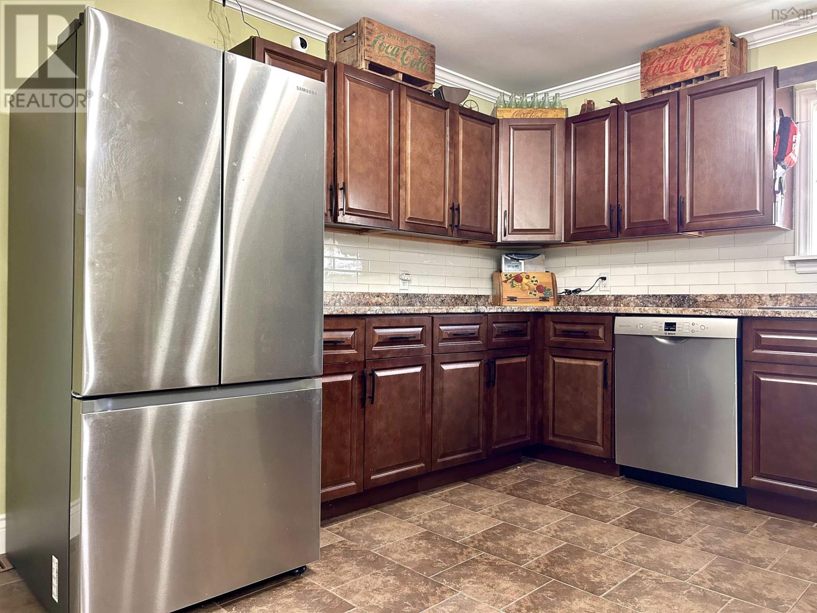 Property 12 of 48 of 60 Cowan Street