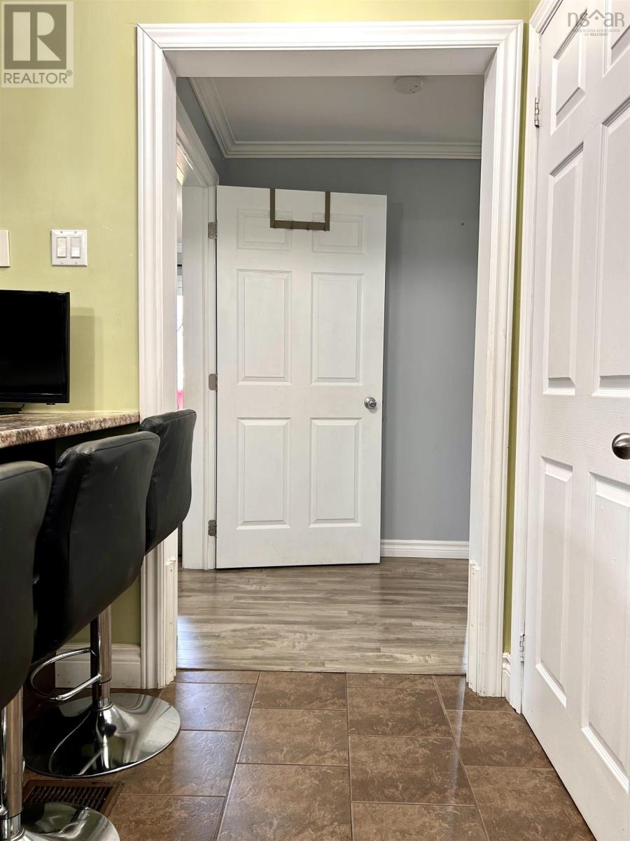 Property 20 of 48 of 60 Cowan Street