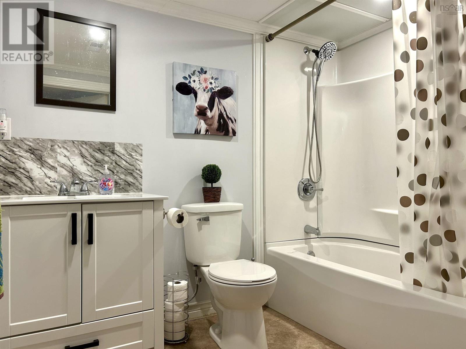 Property 39 of 48 of 60 Cowan Street