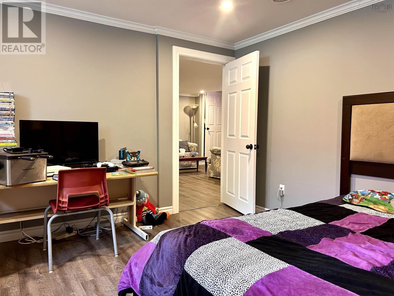 Property 34 of 48 of 60 Cowan Street