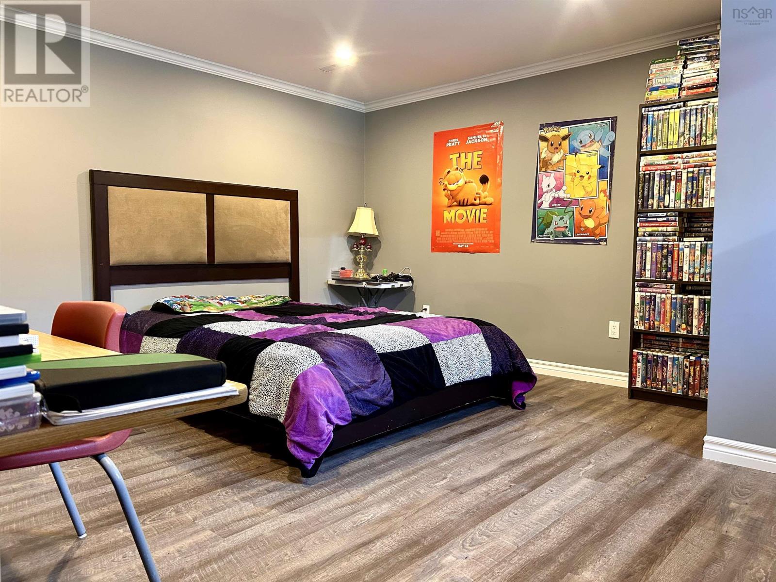 Property 32 of 48 of 60 Cowan Street