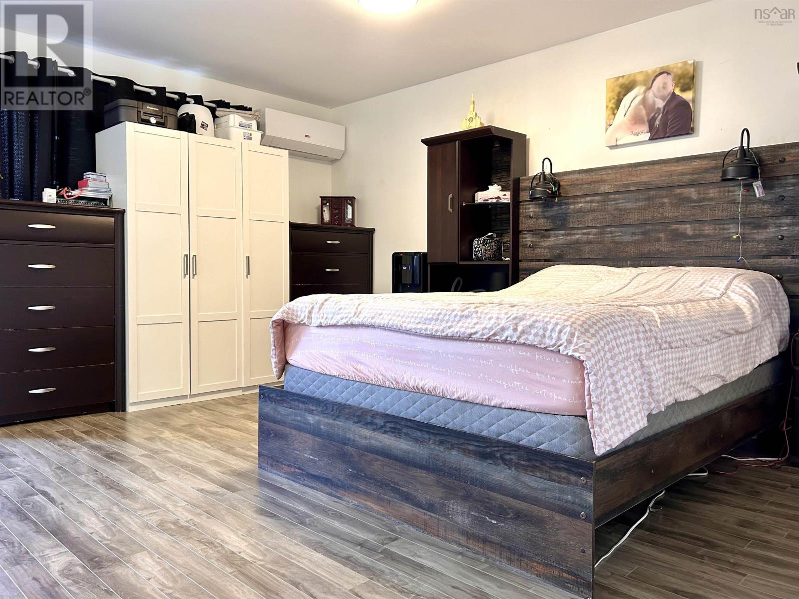 Property 29 of 48 of 60 Cowan Street