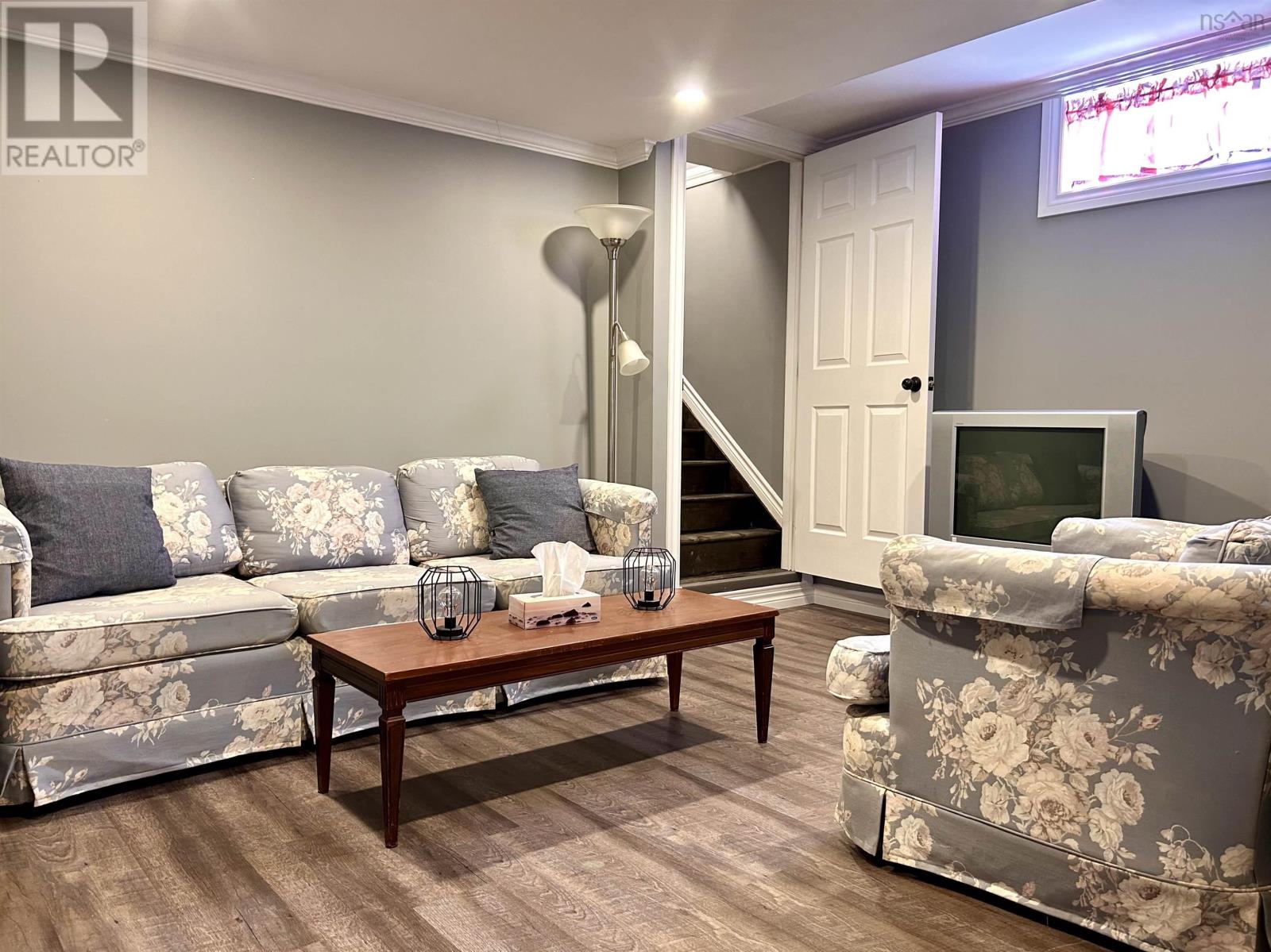 Property 35 of 48 of 60 Cowan Street