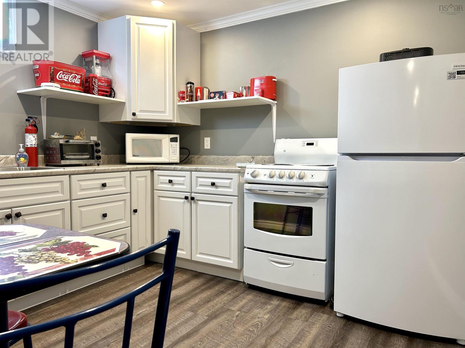 Property 41 of 48 of 60 Cowan Street