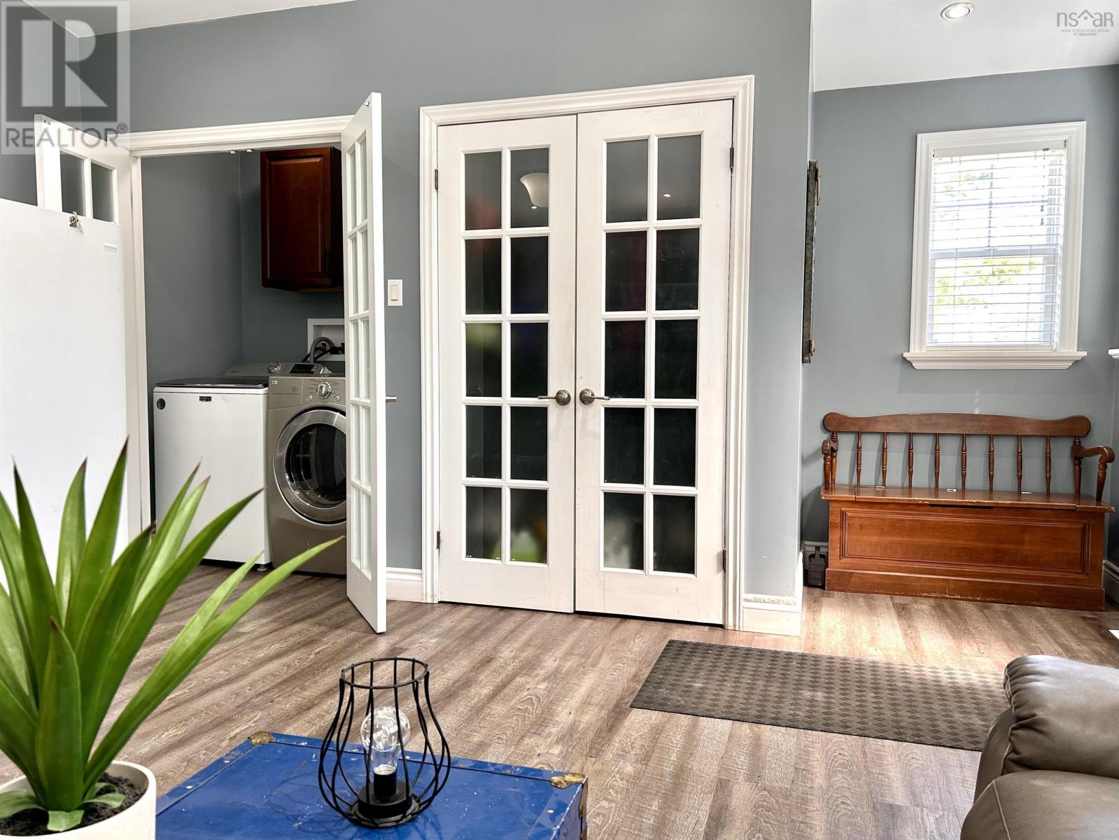 Property 8 of 48 of 60 Cowan Street