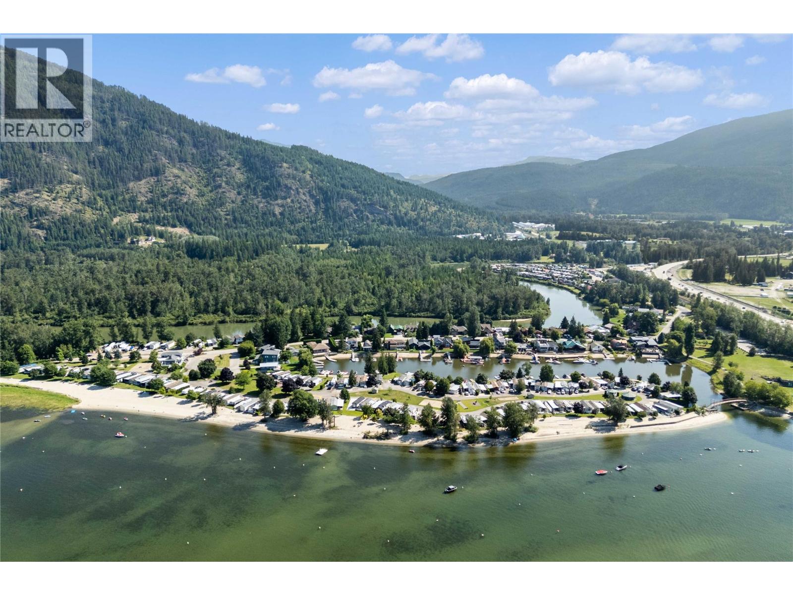 1 222 Temple Street, Sicamous