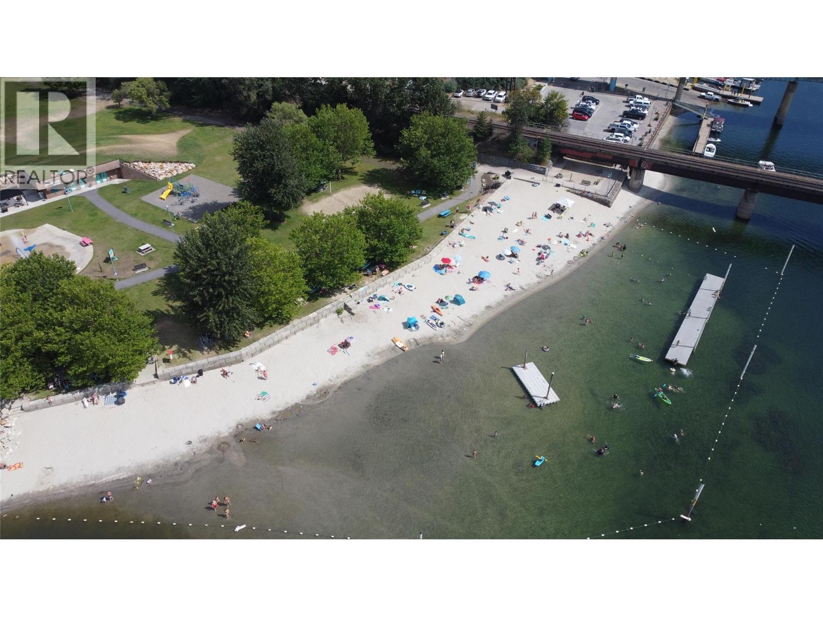 1 222 Temple Street, Sicamous