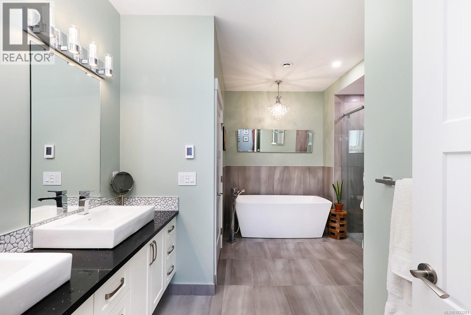 2782 Sheffield Cres, Courtenay