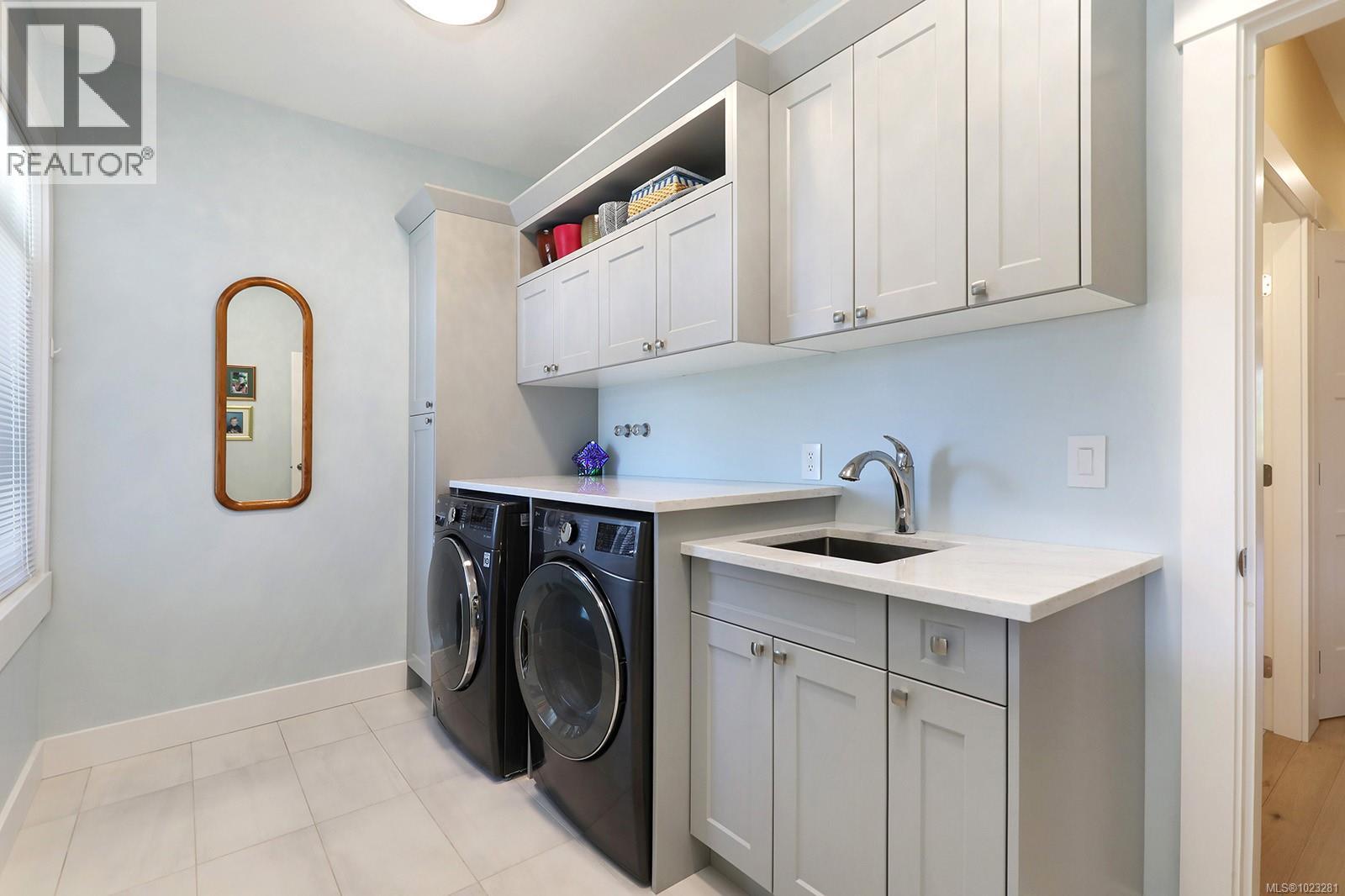 2782 Sheffield Cres, Courtenay