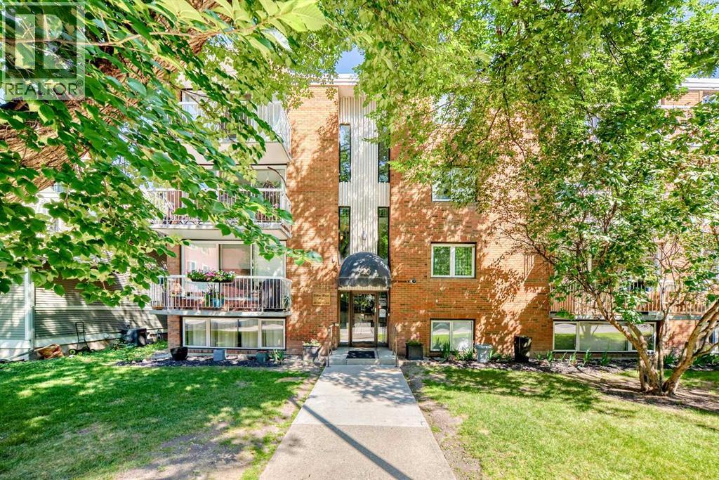 Single Family House for Sale in    Avenue SW Mission Calgary 