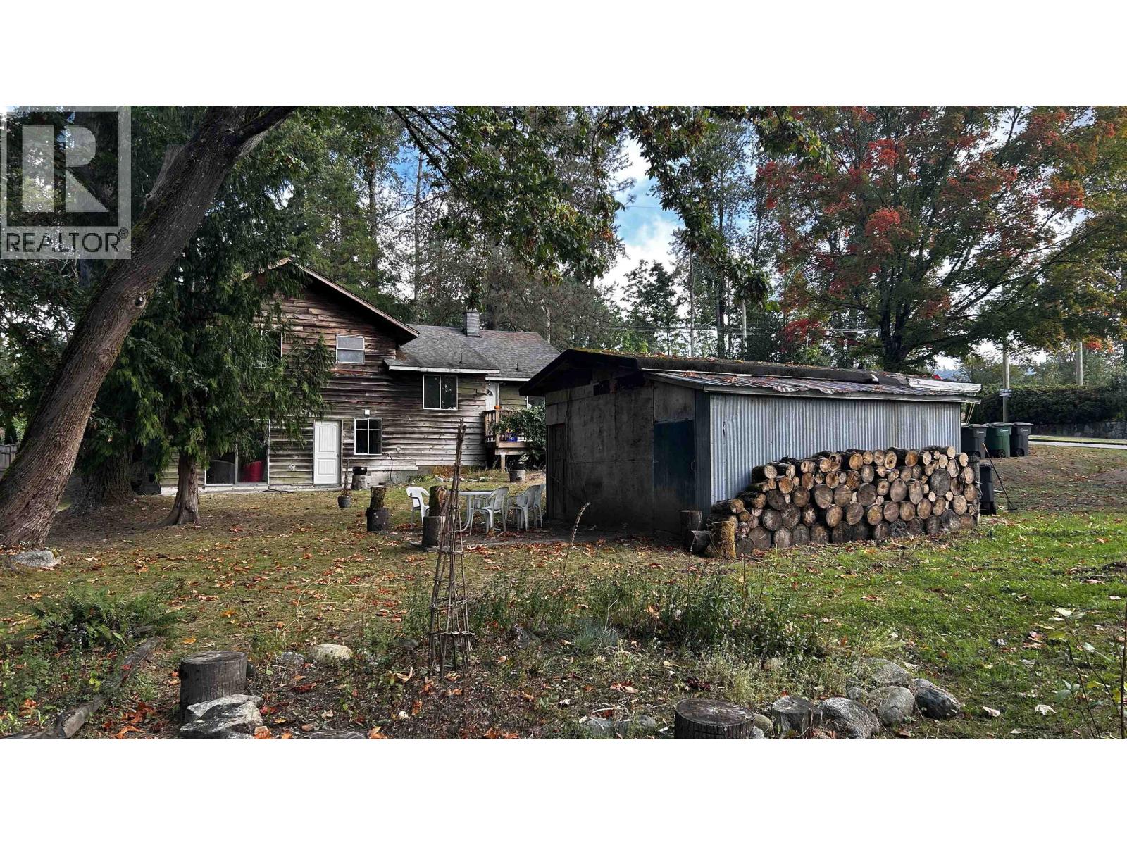 7492 BROADWAY, Burnaby